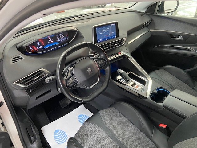 PEUGEOT 3008 1.5 HDI ALLURE