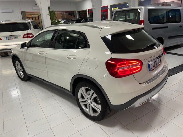 MERCEDES-BENZ GLA 200 CDI