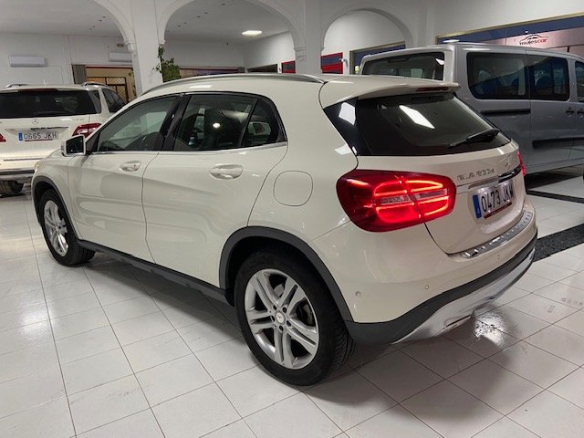 MERCEDES-BENZ GLA 200 CDI