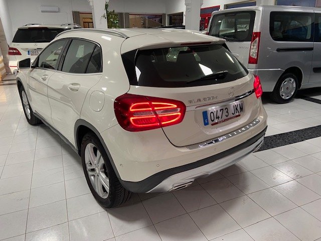 MERCEDES-BENZ GLA 200 CDI