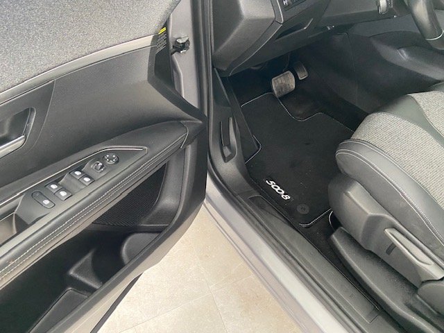 PEUGEOT 5008 1.5 HDI 7 PLAZAS ALLURE