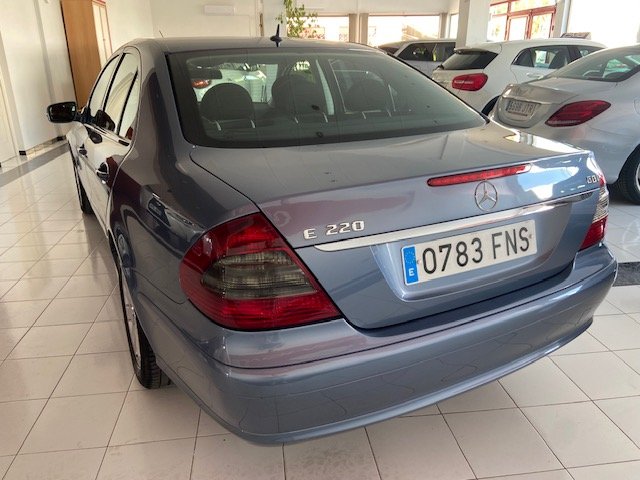 MERCEDES-BENZ Clase E 220 CDI