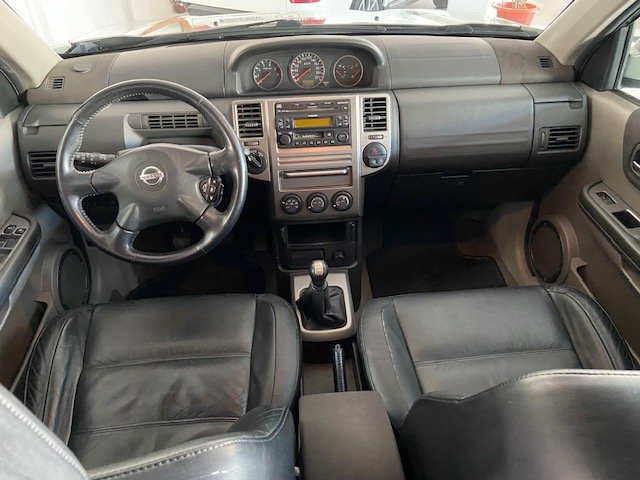 NISSAN XTRAIL 2.2 DCI 4×4