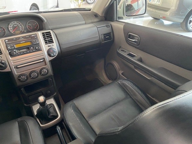 NISSAN XTRAIL 2.2 DCI 4×4