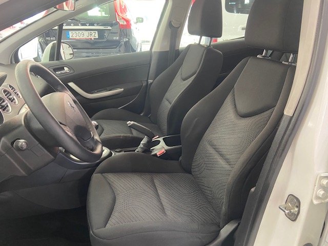 PEUGEOT 308 1.6 HDI