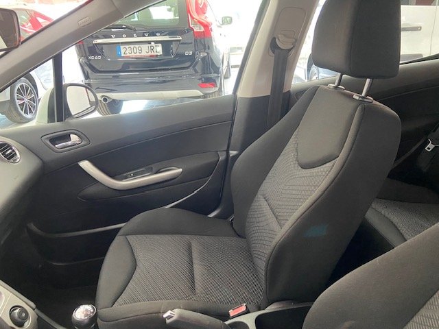 PEUGEOT 308 1.6 HDI