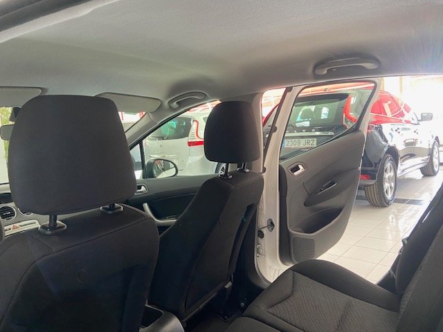 PEUGEOT 308 1.6 HDI