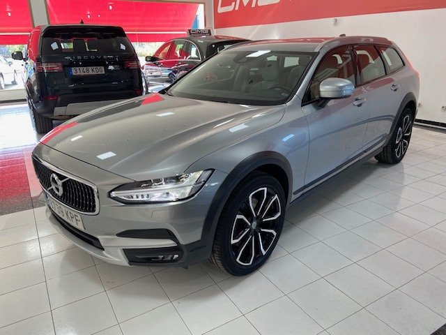 VOLVO V90 CROSS COUNTRY 2.0 D4