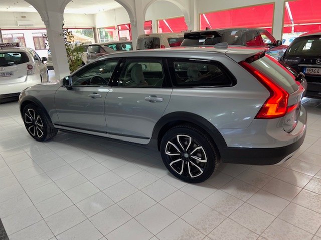 VOLVO V90 CROSS COUNTRY 2.0 D4