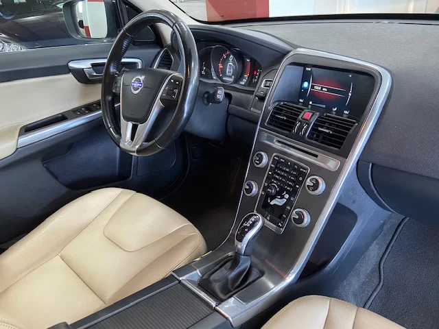 VOLVO XC60 2.0 D3 Momentum