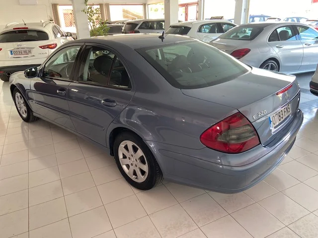 MERCEDES-BENZ Clase E 220 CDI