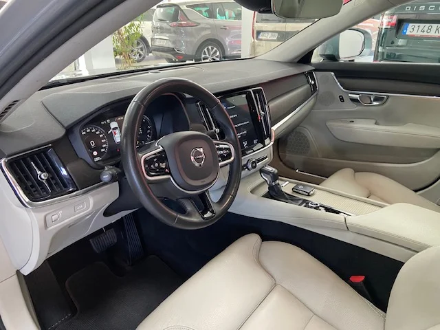 VOLVO V90 CROSS COUNTRY 2.0 D4