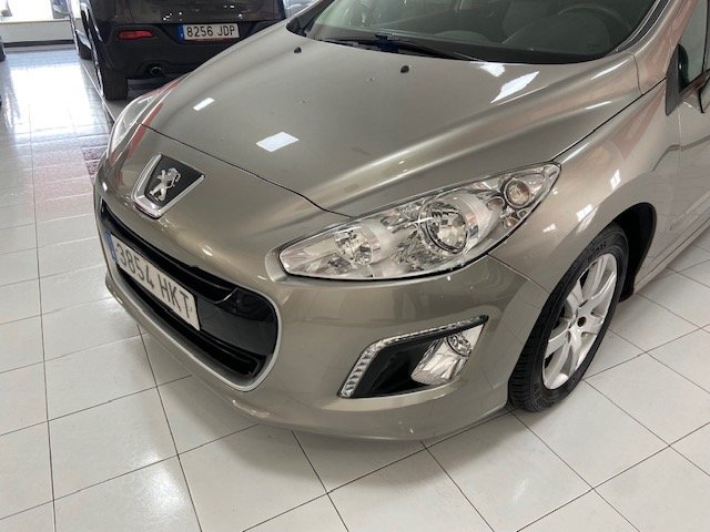 PEUGEOT 308 1.6