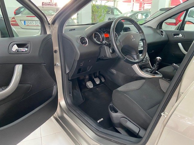 PEUGEOT 308 1.6