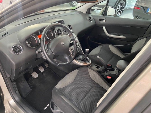 PEUGEOT 308 1.6