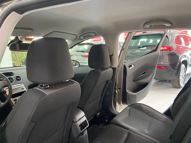 PEUGEOT 308 1.6