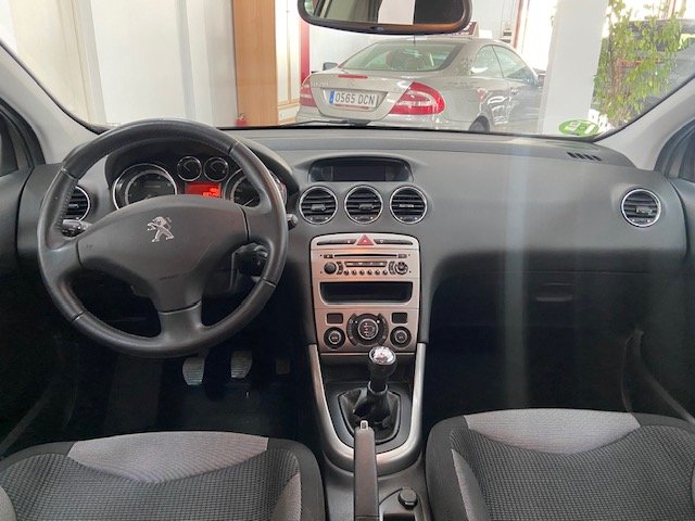 PEUGEOT 308 1.6