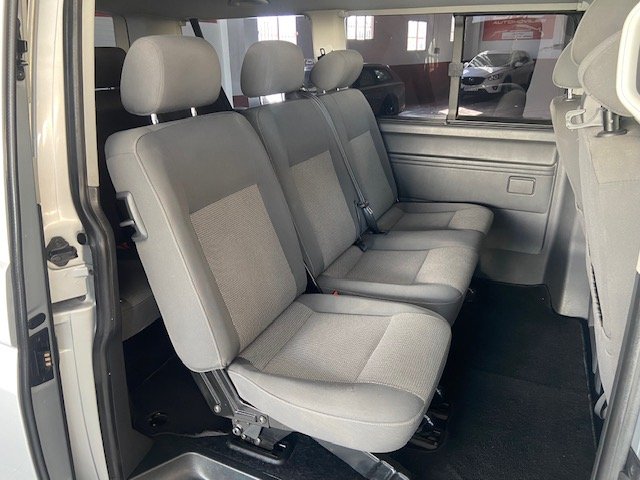 VOLKSWAGEN CARAVELLE T5 2.0 TDI 9 PLAZAS