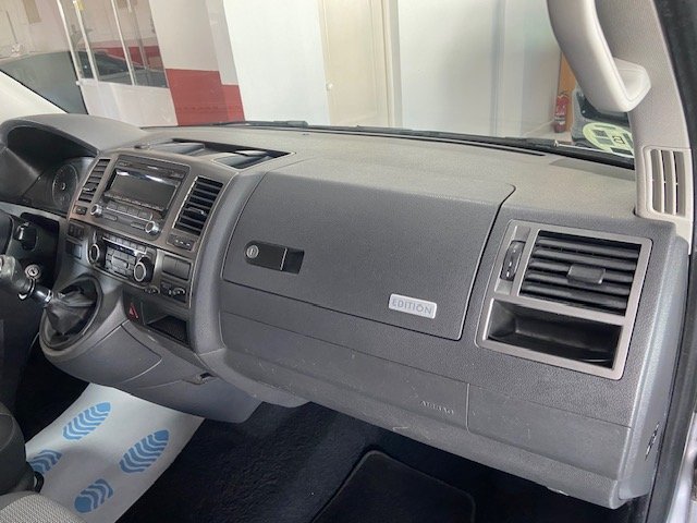 VOLKSWAGEN CARAVELLE T5 2.0 TDI 9 PLAZAS