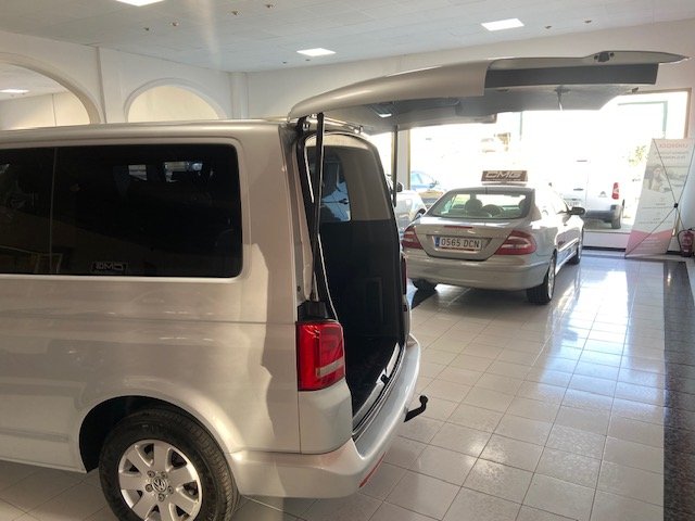 VOLKSWAGEN CARAVELLE T5 2.0 TDI 9 PLAZAS