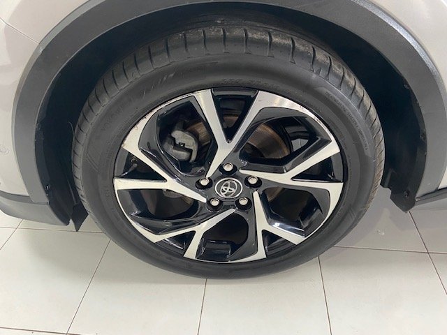 TOYOTA CH-R 1.8 Hybrid Advance
