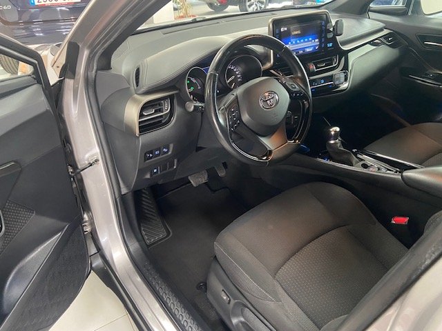 TOYOTA CH-R 1.8 Hybrid Advance