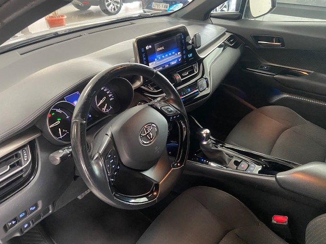 TOYOTA CH-R 1.8 Hybrid Advance