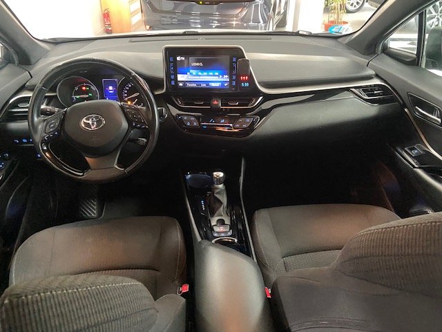 TOYOTA CH-R 1.8 Hybrid Advance