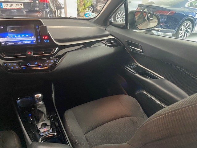 TOYOTA CH-R 1.8 Hybrid Advance