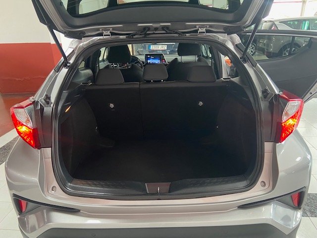 TOYOTA CH-R 1.8 Hybrid Advance