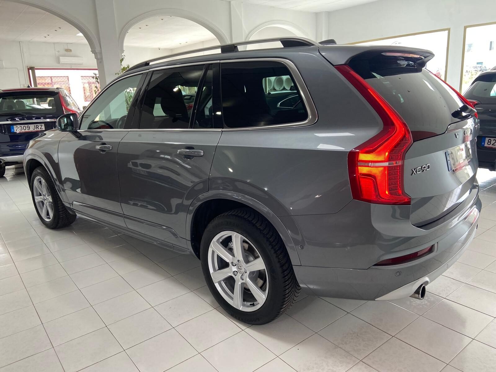 VOLVO XC90 2.0 D5 Momentum AWD 7 Plazas