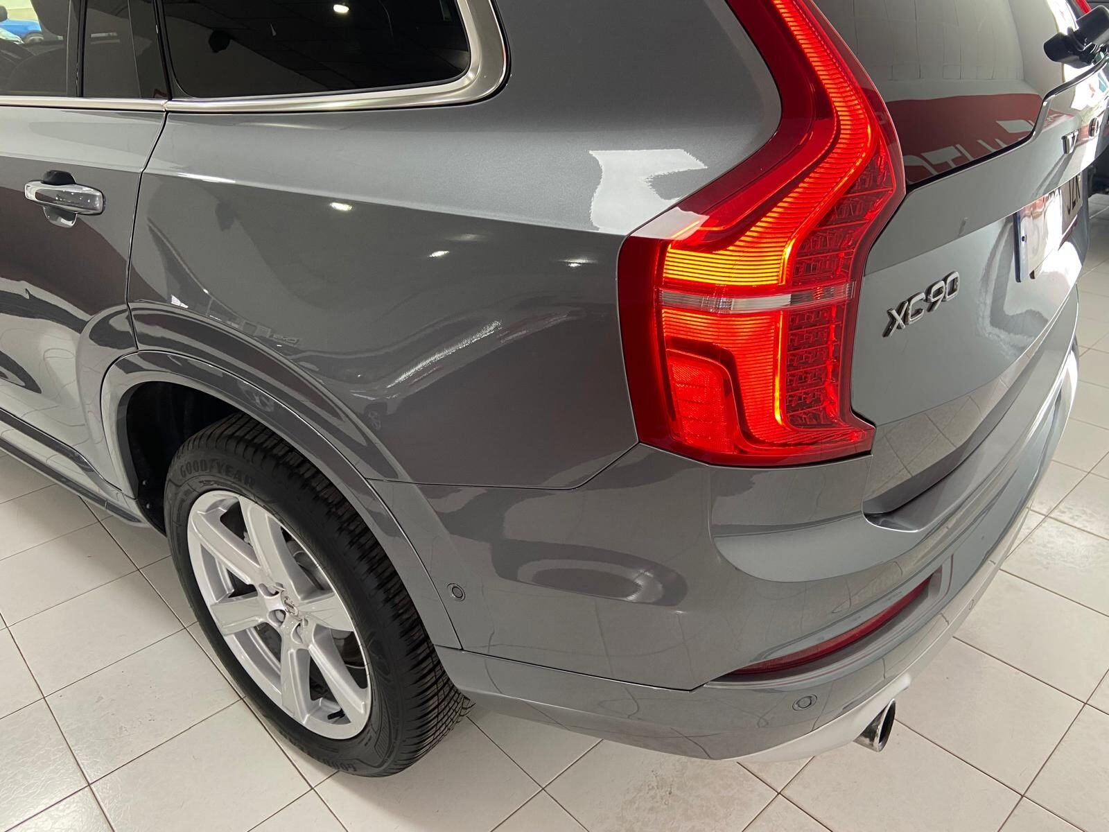 VOLVO XC90 2.0 D5 Momentum AWD 7 Plazas