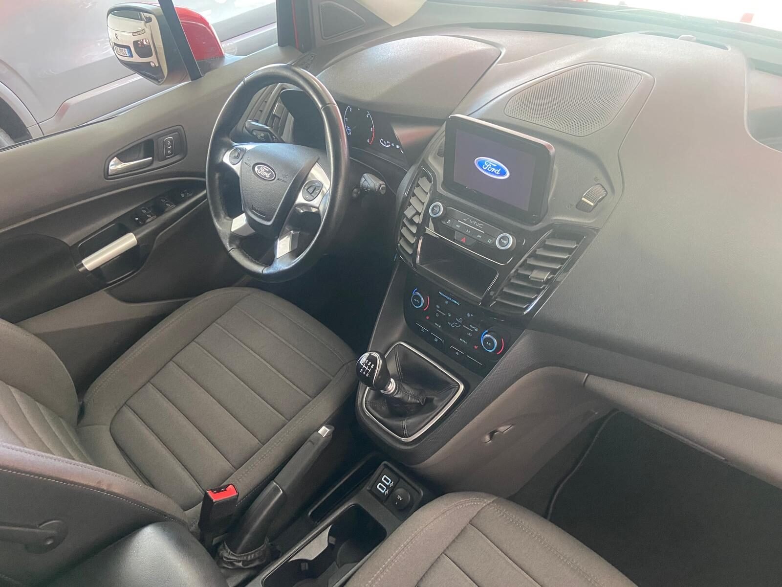 FORD TOURNEO CONNECT 1.5 TDCI TITANIUM