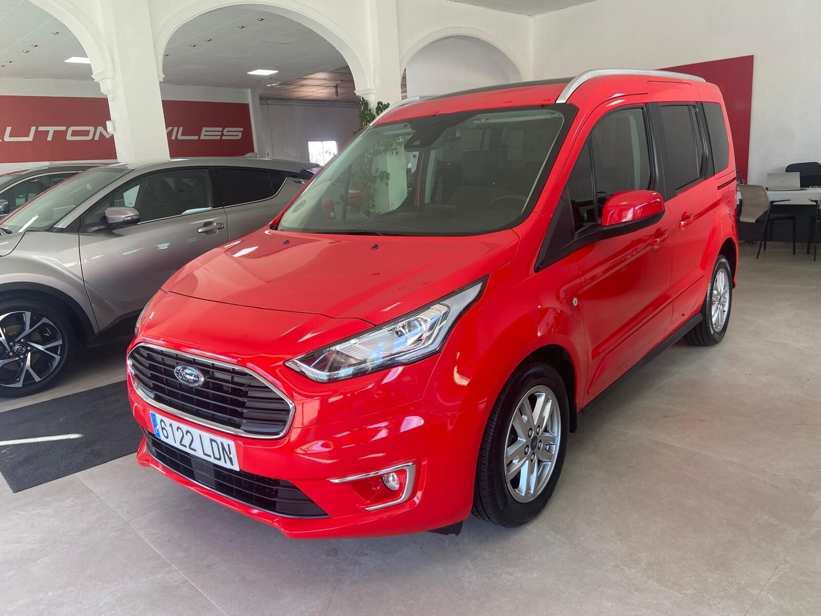 FORD TOURNEO CONNECT 1.5 TDCI TITANIUM