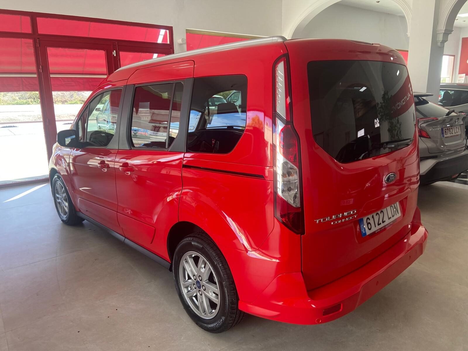 FORD TOURNEO CONNECT 1.5 TDCI TITANIUM