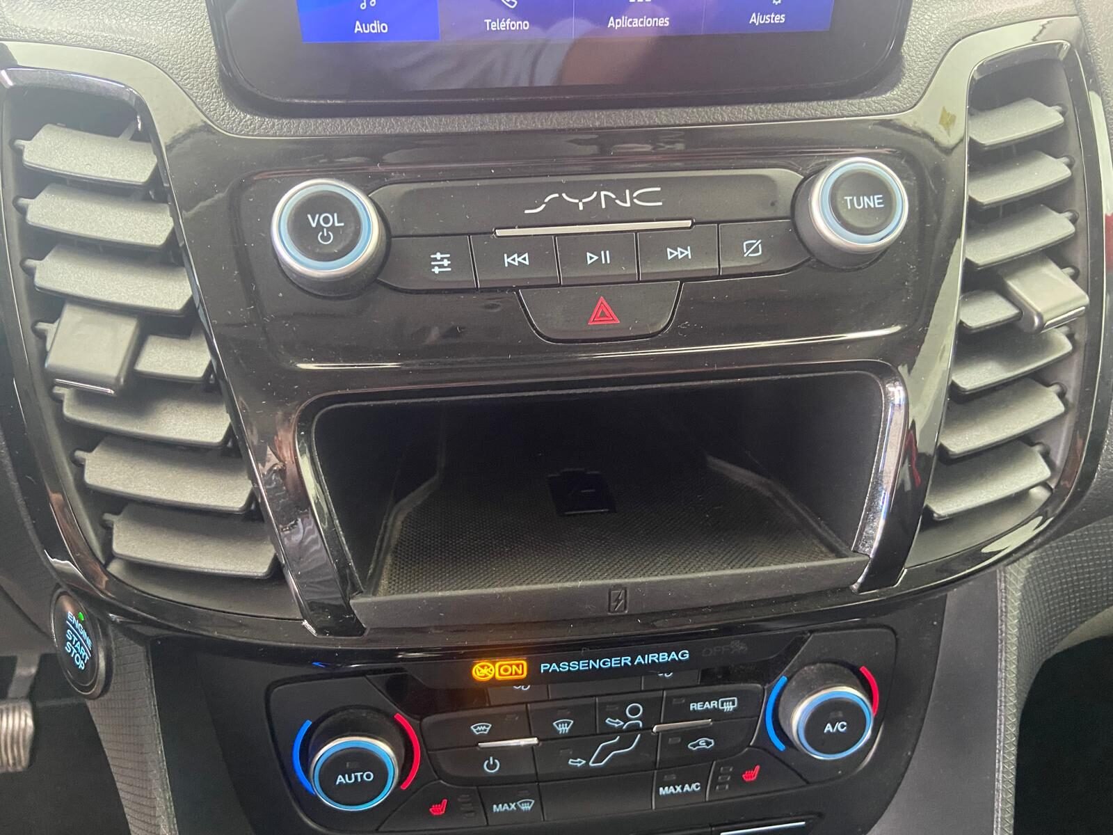 FORD TOURNEO CONNECT 1.5 TDCI TITANIUM