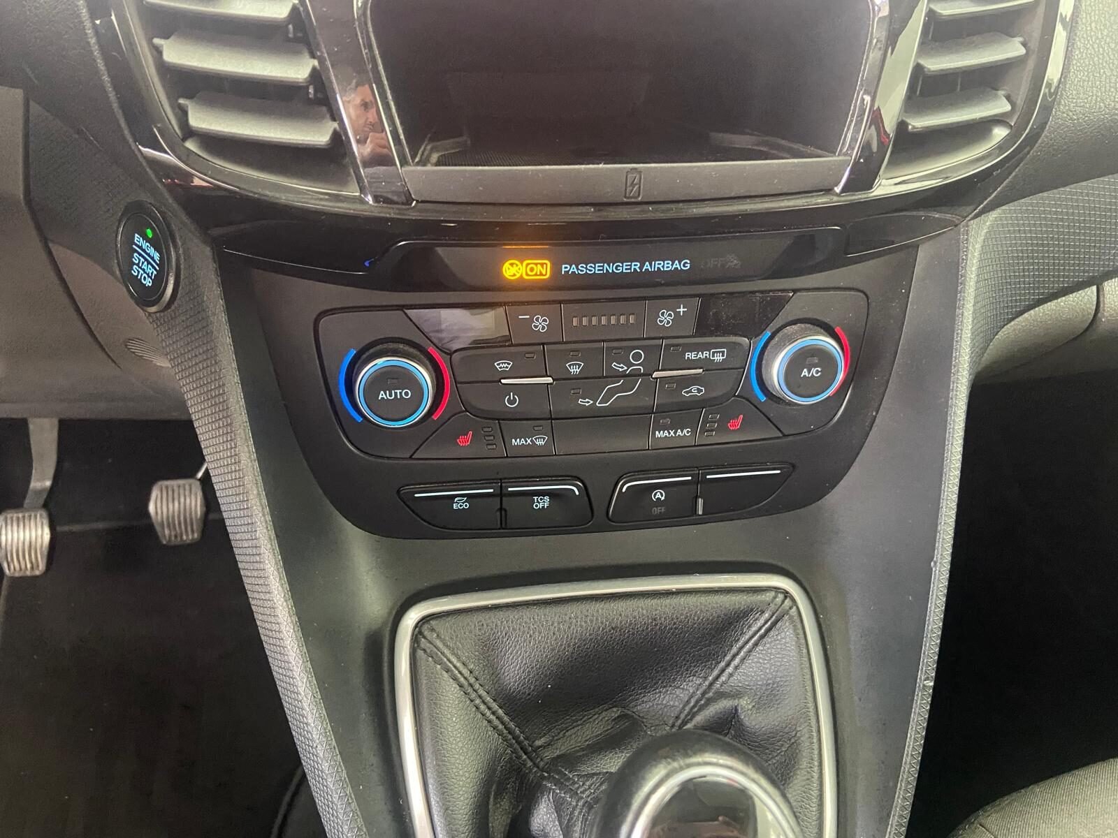 FORD TOURNEO CONNECT 1.5 TDCI TITANIUM