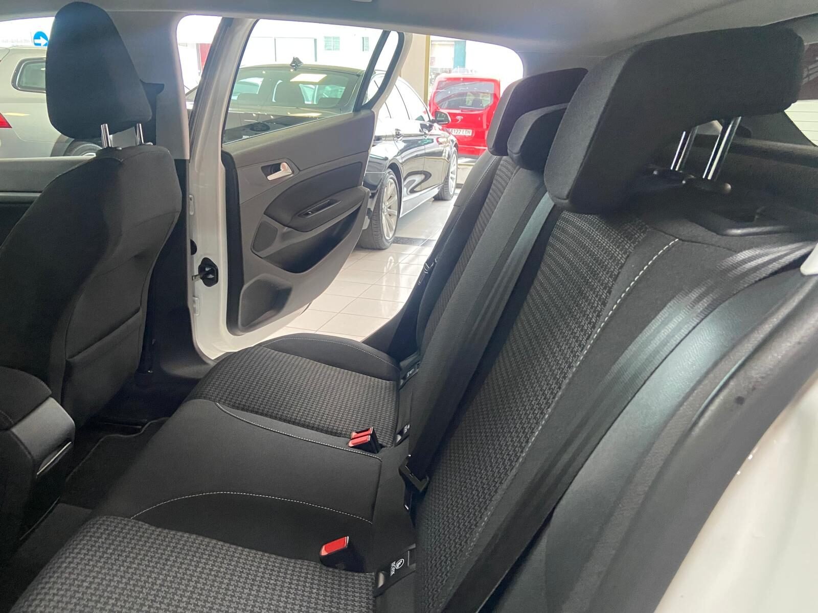 PEUGEOT 308 1.5 HDI AUTOMATICO