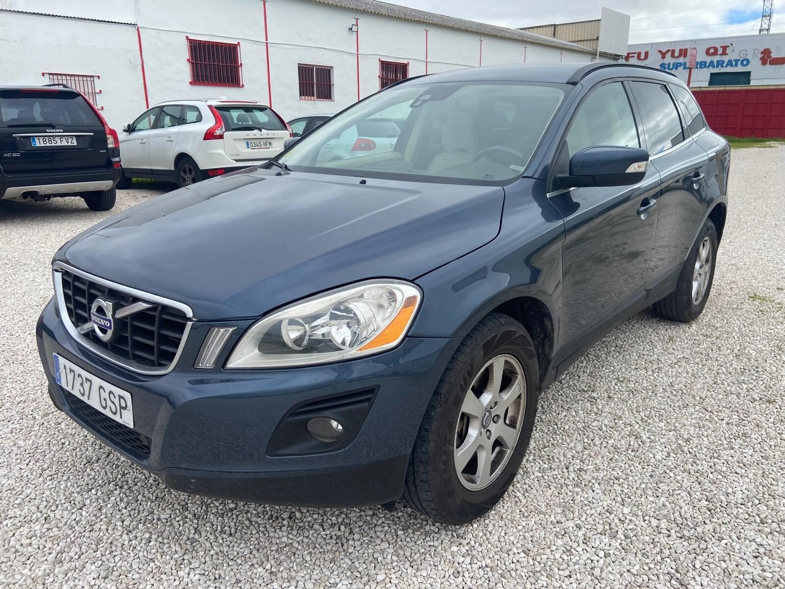 VOLVO XC60 2.4 D5 MOMENTUM AWD