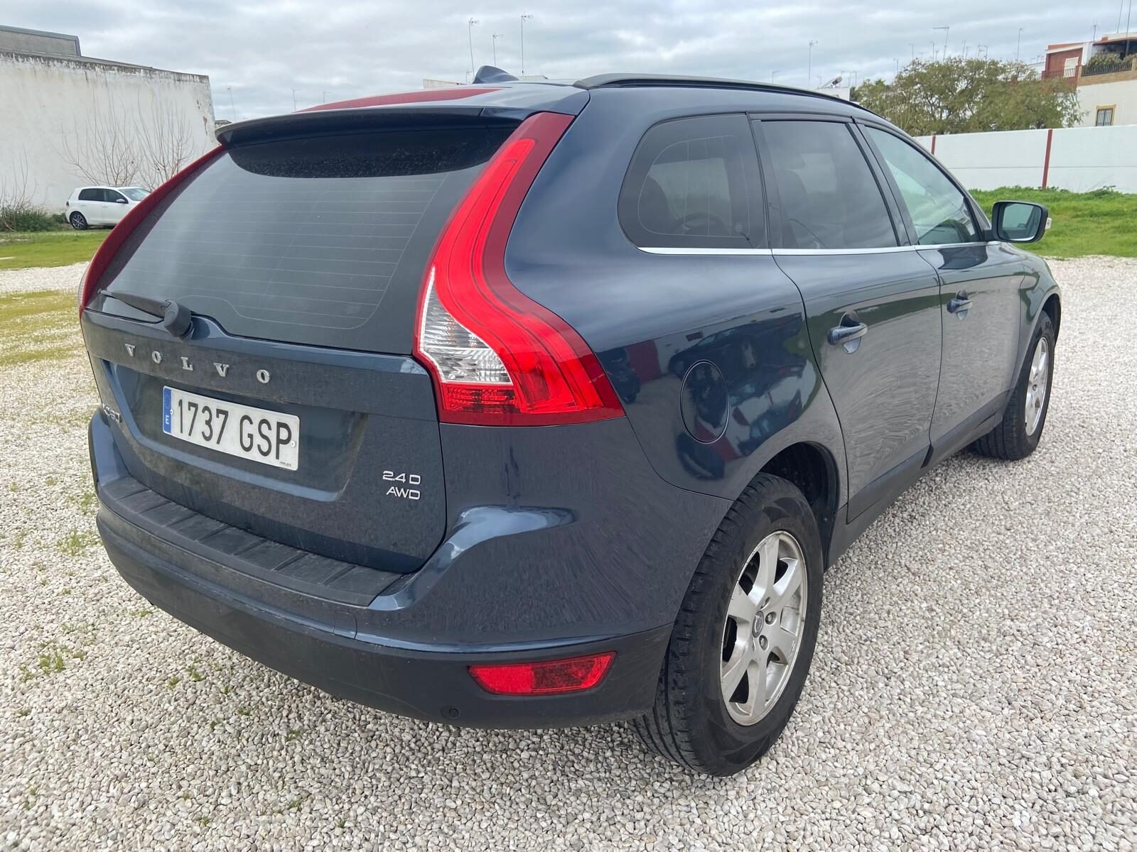 VOLVO XC60 2.4 D5 MOMENTUM AWD