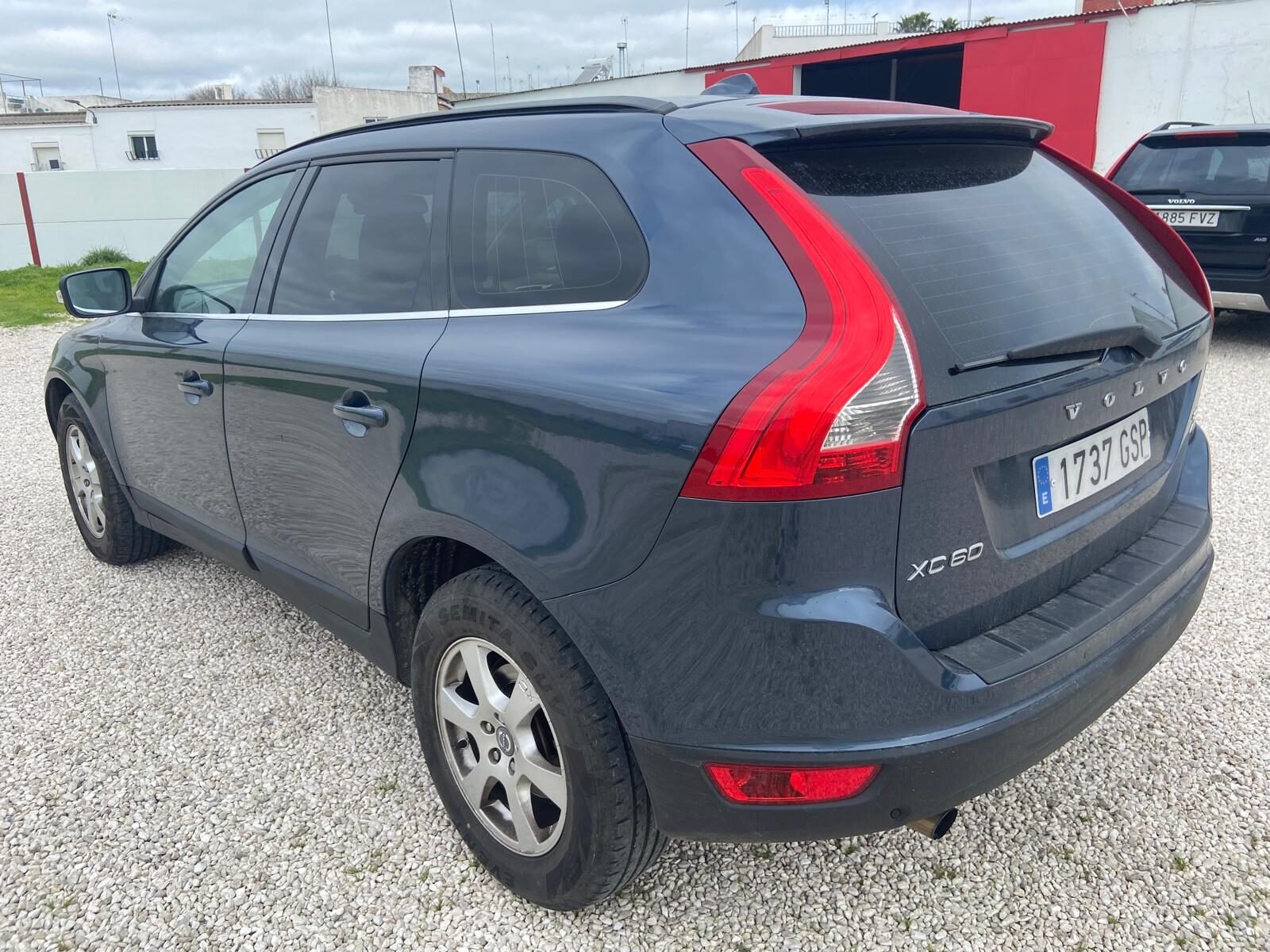 VOLVO XC60 2.4 D5 MOMENTUM AWD
