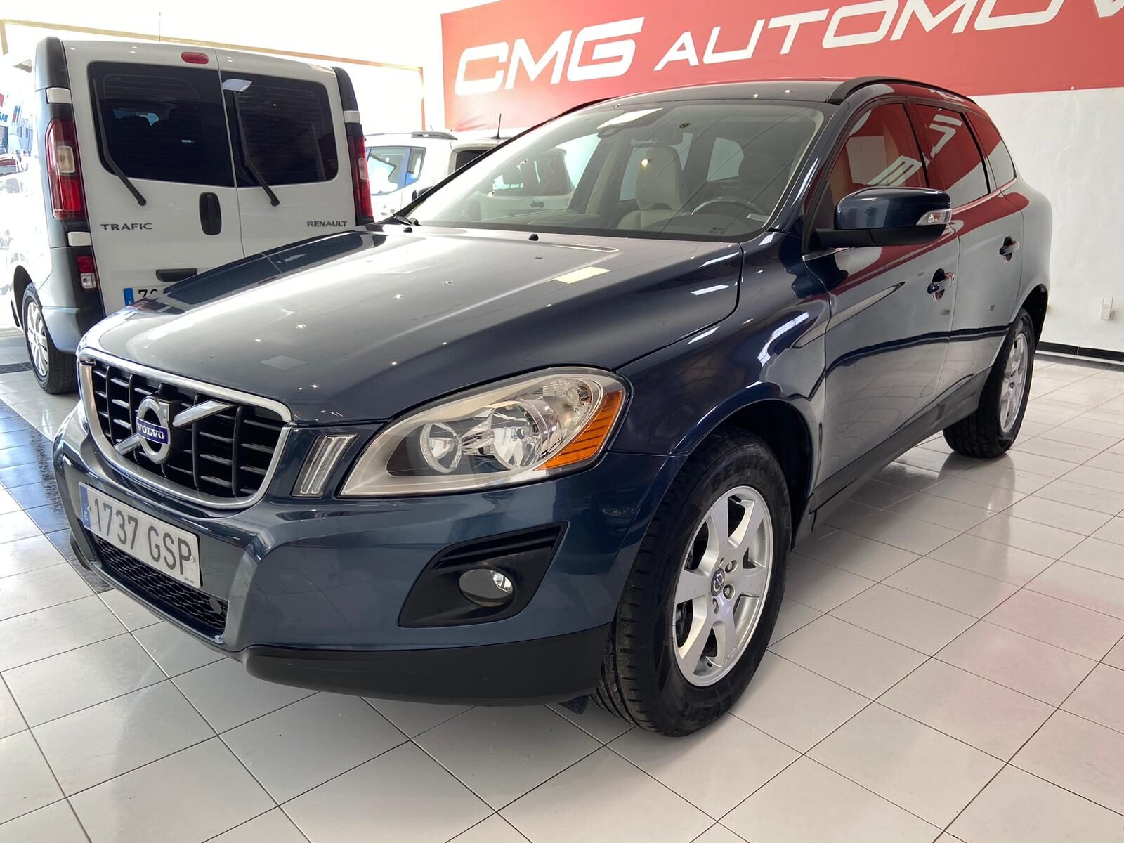 VOLVO XC60 2.4D MOMENTUM AWD