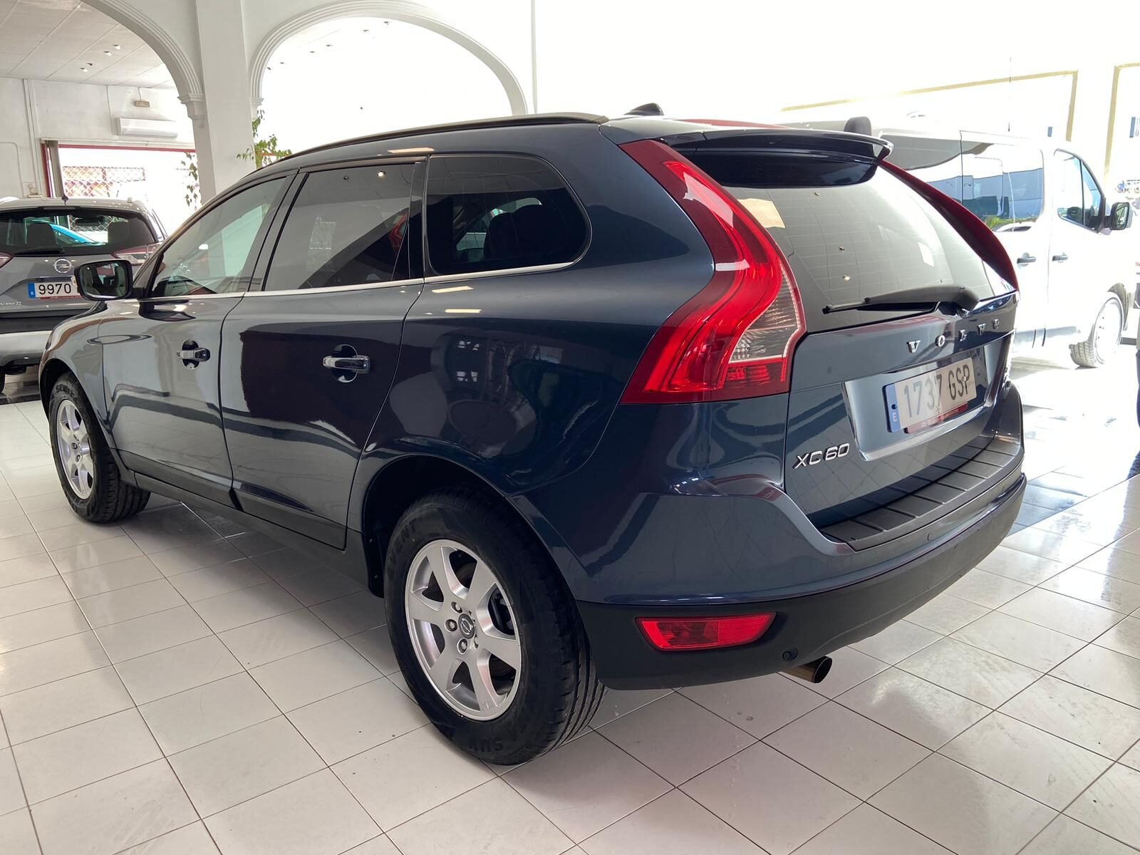 VOLVO XC60 2.4D MOMENTUM AWD