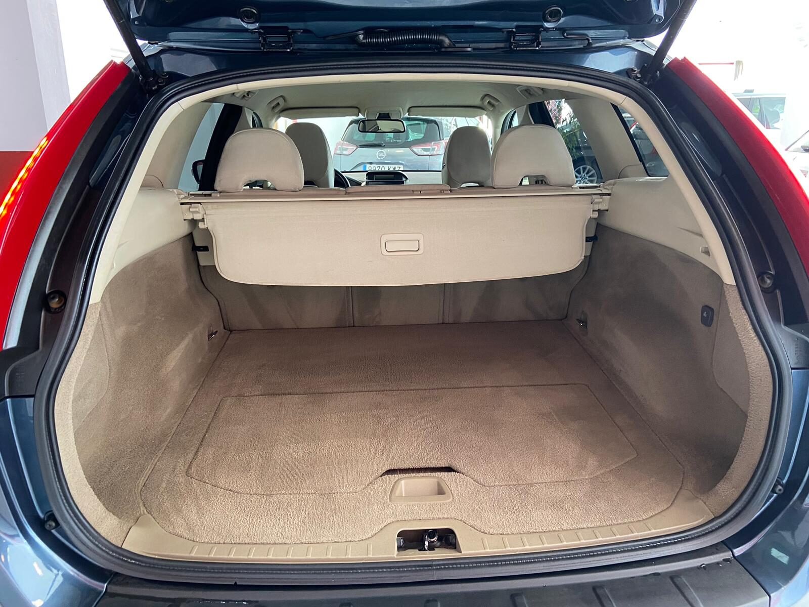 VOLVO XC60 2.4D MOMENTUM AWD