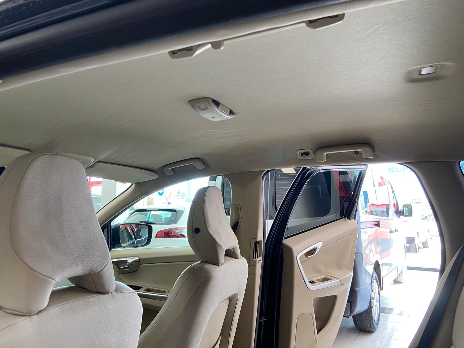 VOLVO XC60 2.4D MOMENTUM AWD