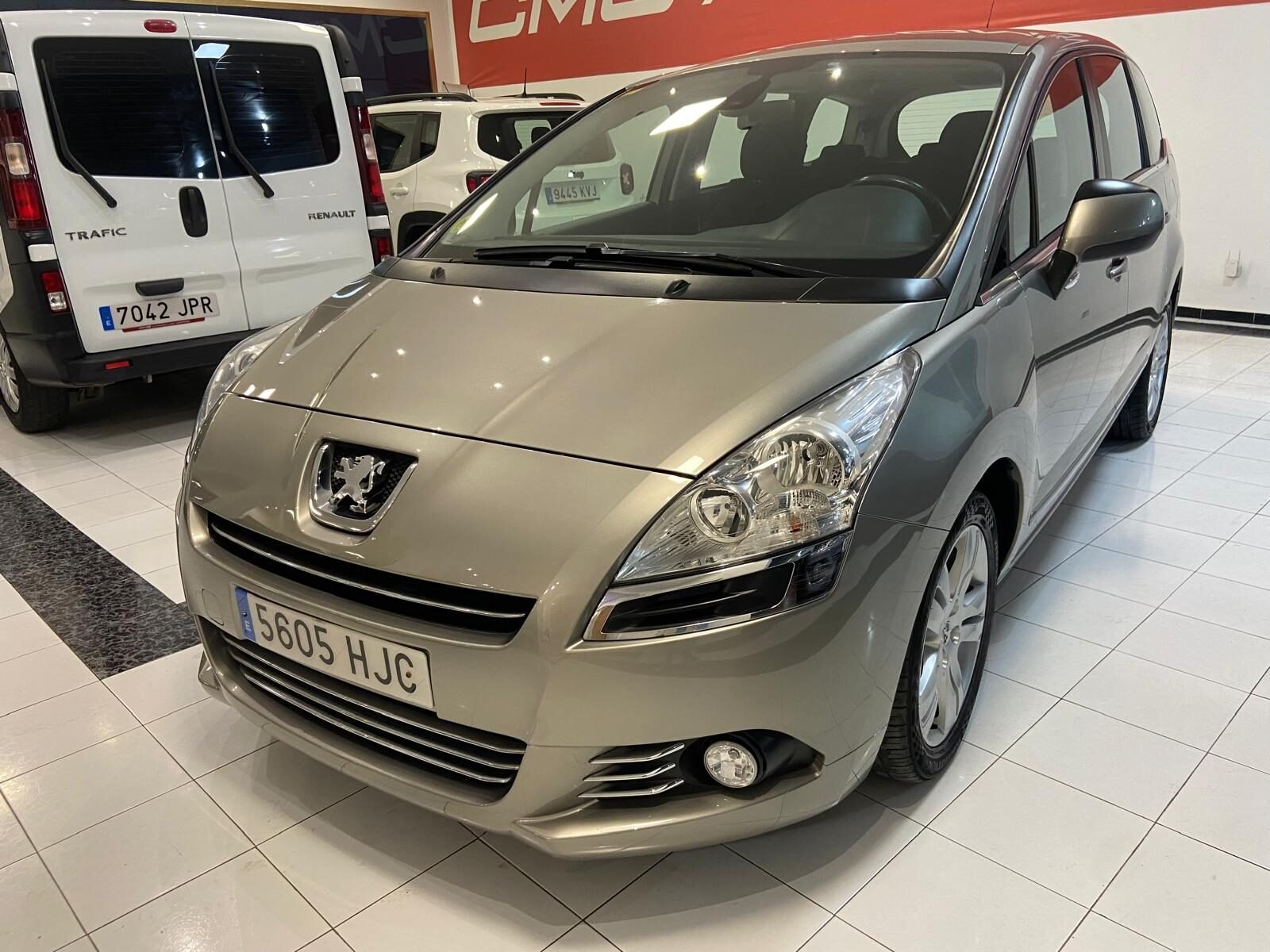 PEUGEOT 5008 2.0 HDI 7 PLAZAS