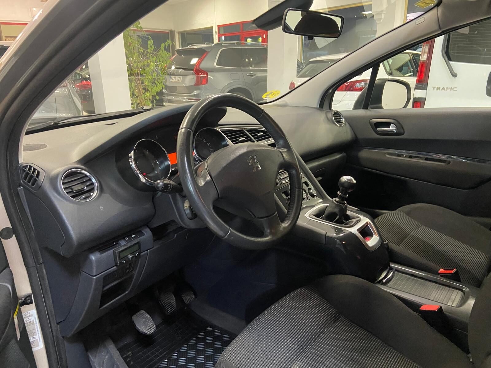 PEUGEOT 5008 2.0 HDI 7 PLAZAS