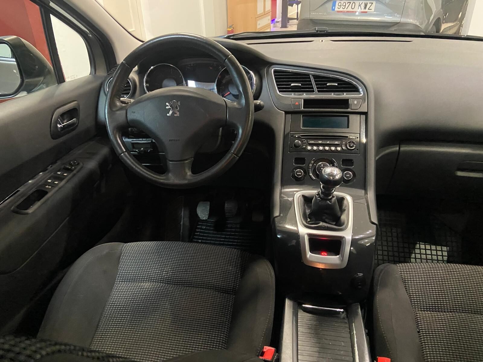 PEUGEOT 5008 2.0 HDI 7 PLAZAS