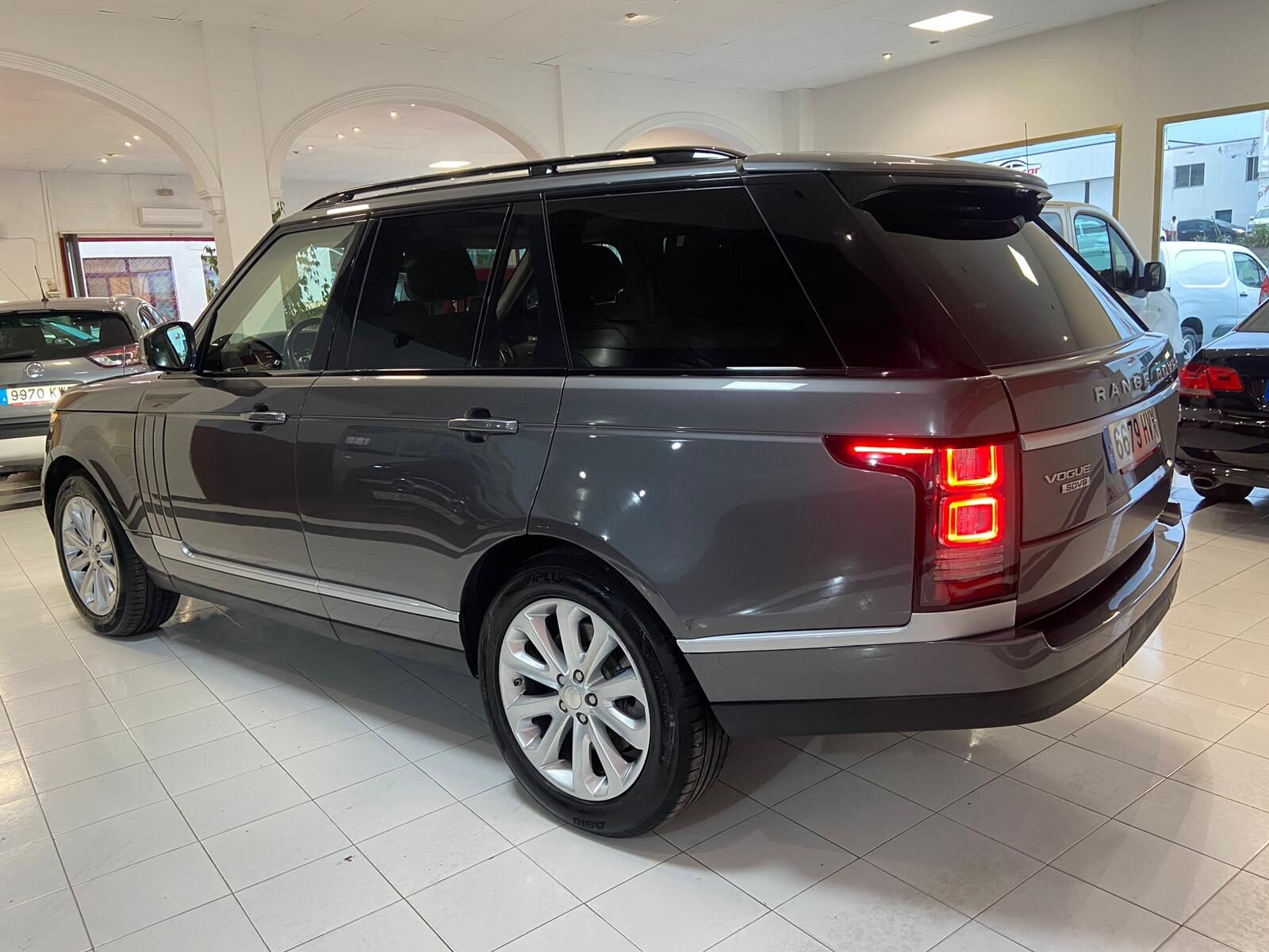 LAND-ROVER RANGE ROVER VOGUE AUTOBIOGRAPHY 4.4 SDV8