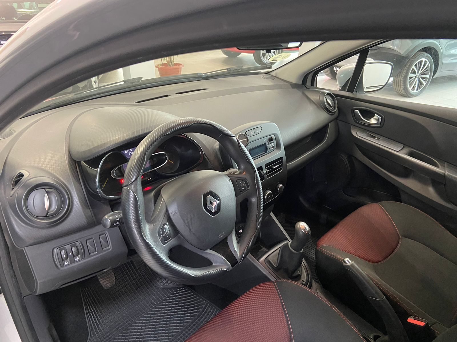 RENAULT CLIO 1.5 DCI